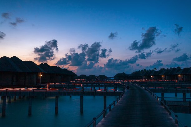 山水地产海报宣传册