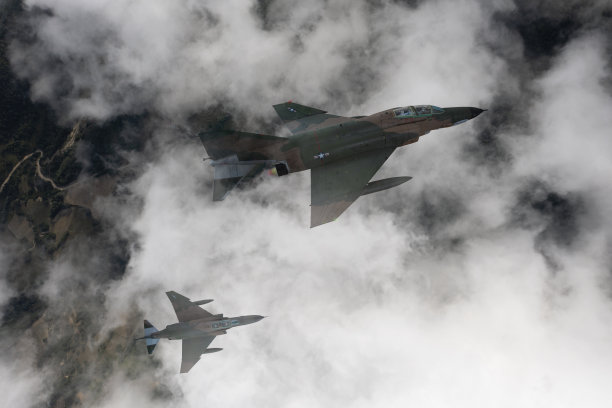 f4