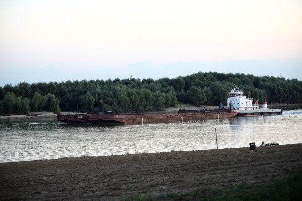 barge