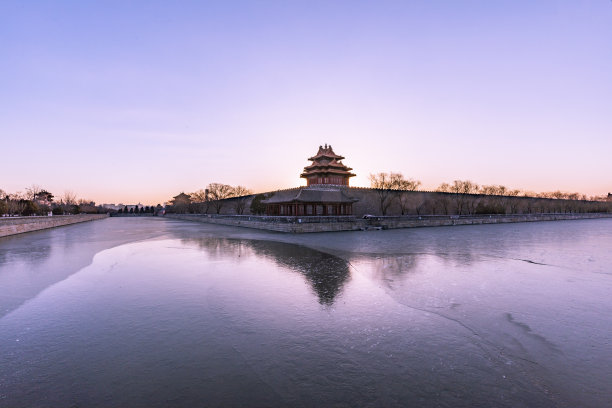 亭台楼角雪景