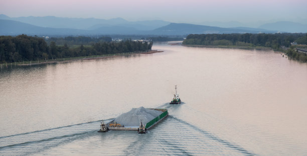 barge
