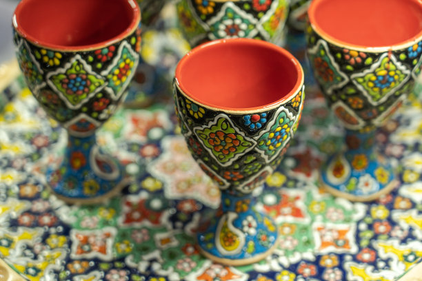 花卉图案精美陶瓷餐盘