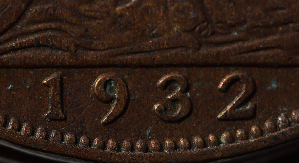 1932