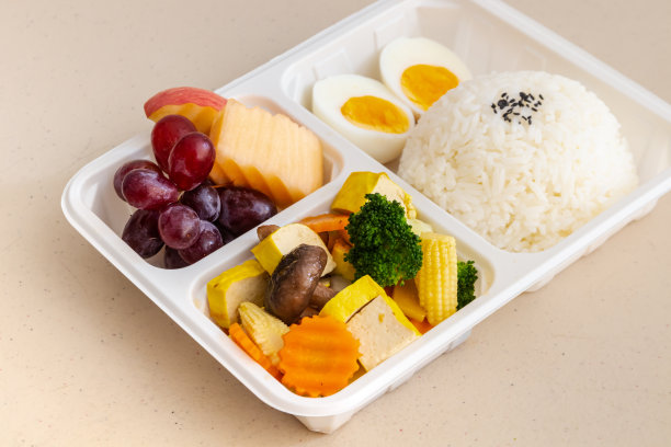 荤素搭配的美味盒饭