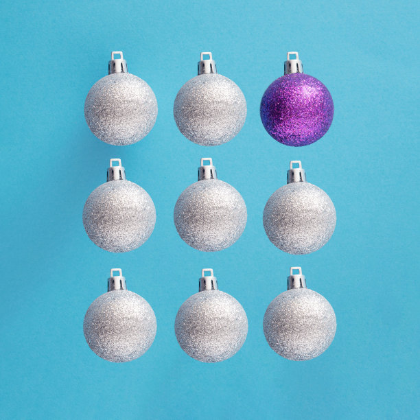 紫色新年背景板设计