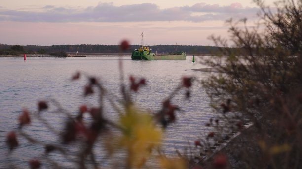 barge