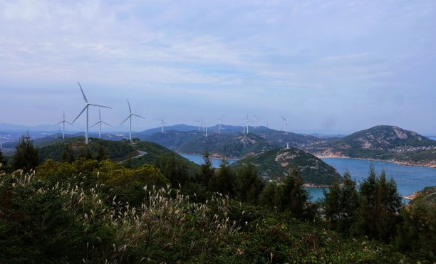 平潭海边沙滩大风车