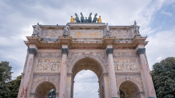 louvre