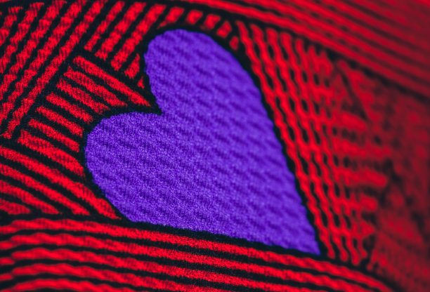 红底格纹服饰图案