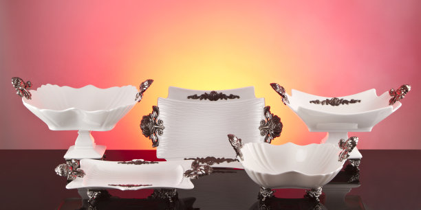 花卉图案精美陶瓷餐盘