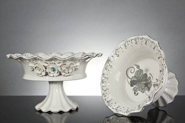 花卉图案精美陶瓷餐盘