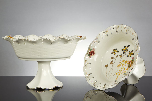 花卉图案精美陶瓷餐盘