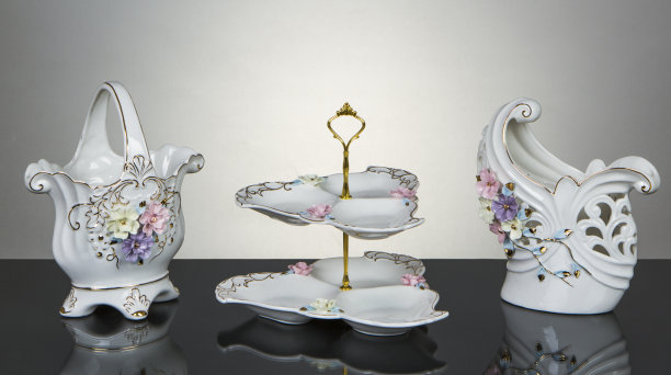 花卉图案精美陶瓷餐盘