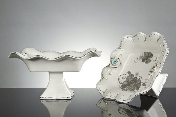 花卉图案精美陶瓷餐盘