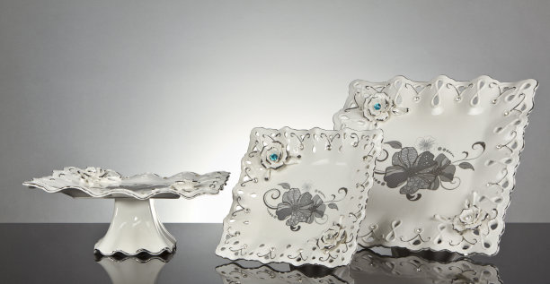 花卉图案精美陶瓷餐盘