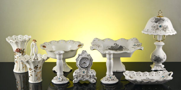 花卉图案精美陶瓷餐盘