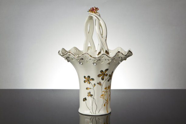 花卉图案精美陶瓷餐盘