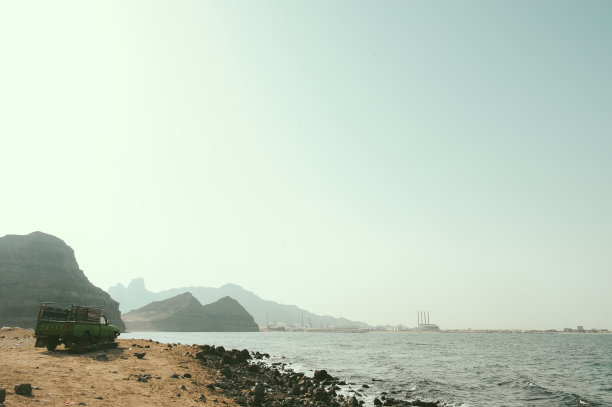 亚丁湾
