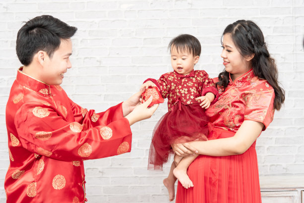 传统节日东方女性服饰