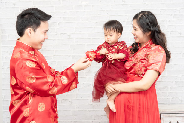 传统节日东方女性服饰