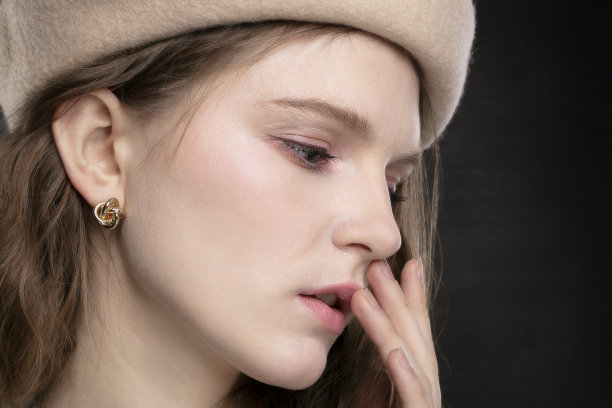 earring