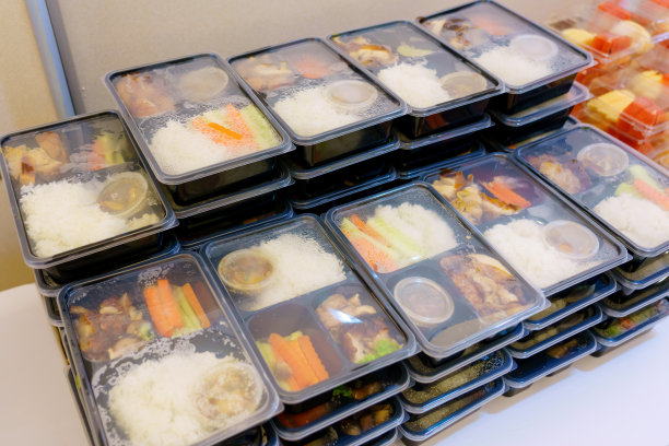 荤素搭配的美味盒饭