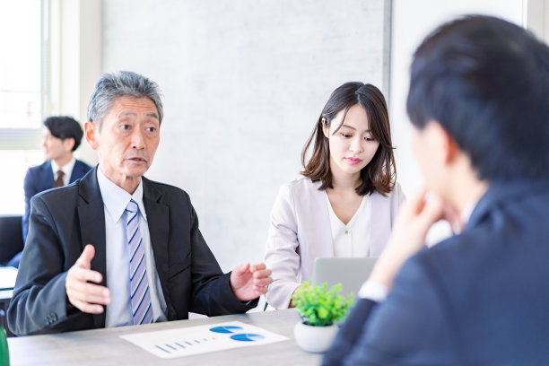 亚洲女企业家指点组合形象