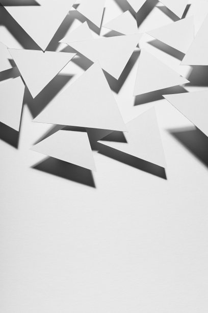 灰色几何图形封面