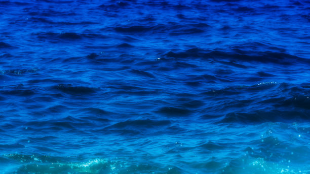 蓝色海水
