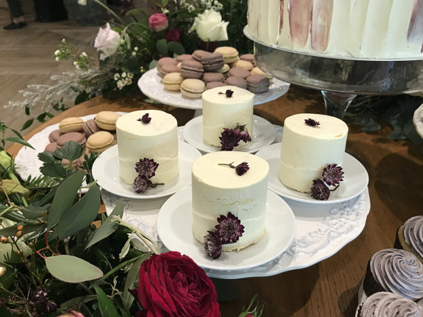 优雅精致餐具餐盘