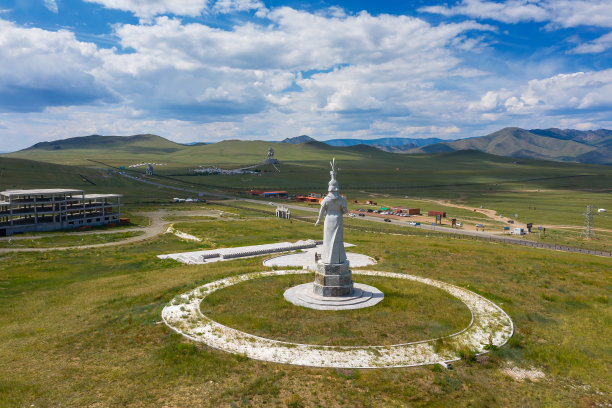 蒙古王雕像