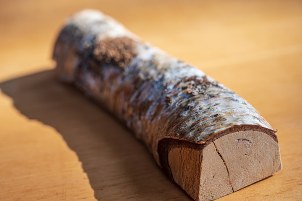 木纹餐桌桌面摆设