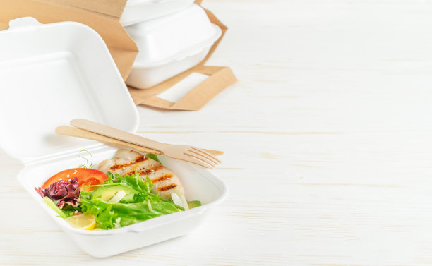 荤素搭配的美味盒饭