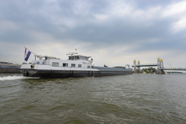 barge