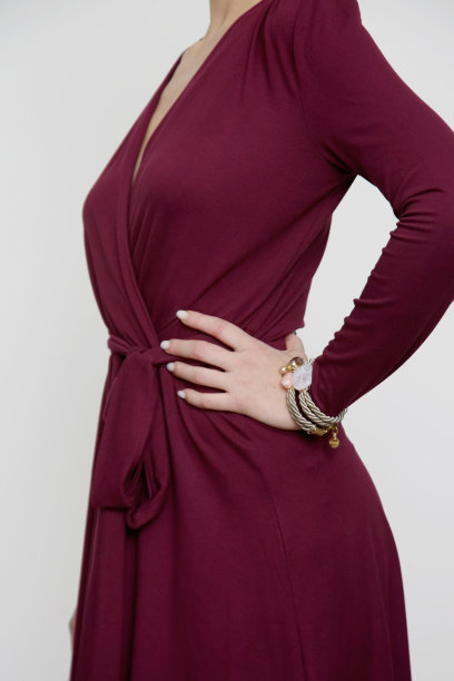 红衣图案优雅美人