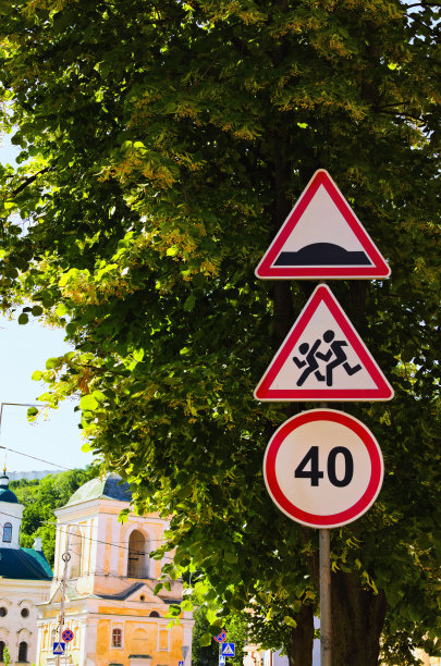 学校道路标识牌