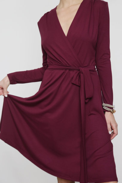 红衣图案优雅美人