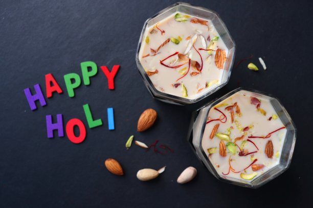 holi