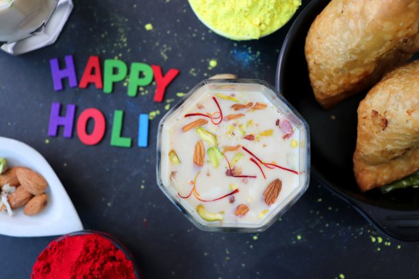 holi