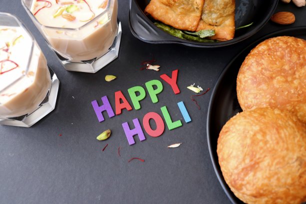 holi