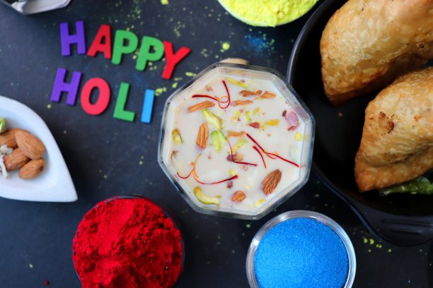 holi