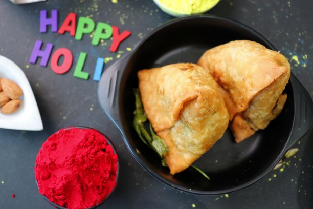 holi