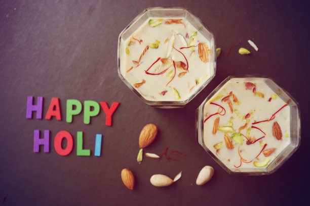 holi