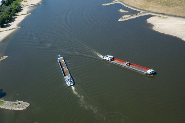 barge