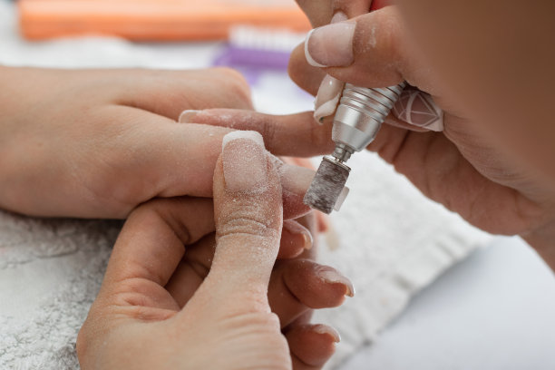 nails