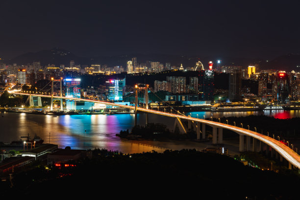 市区路,夜晚,城市天际线