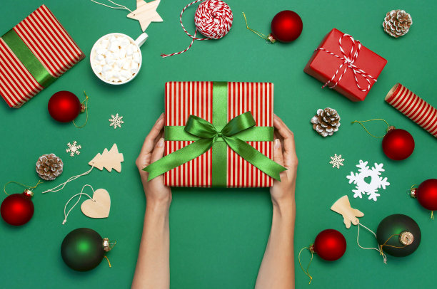 绿色包装盒创意礼品盒