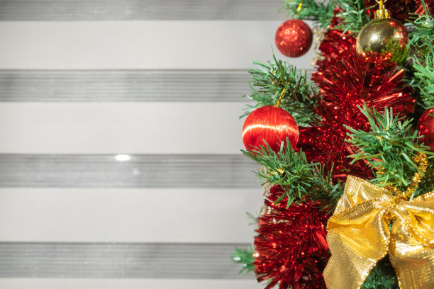 复古装饰品,红色和金色颜色