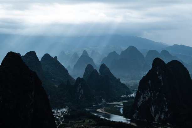 桂林暴风雨