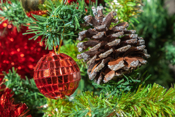 复古装饰品,红色和金色颜色